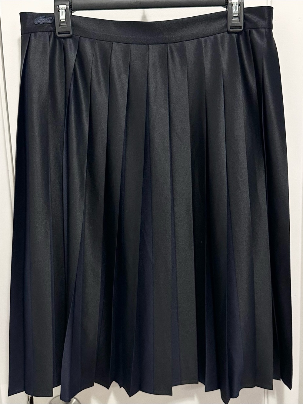 Lacoste Pleated Black & Navy Blue Midi Skirt XL 14 Semi-Satin Classy Preppy